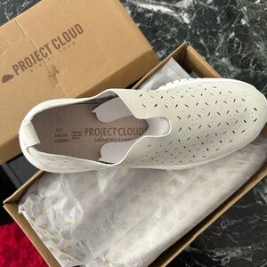 Project Cloud Slip-On Shoes cream light weight memory foam athletic shoes size 7